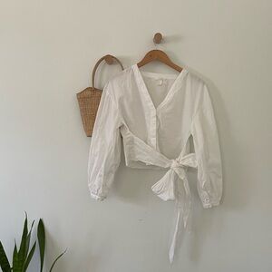 H&M white wrap & tie top🌊🤍🐚